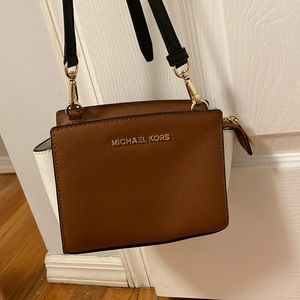 Michael Kors Crossbody Bag